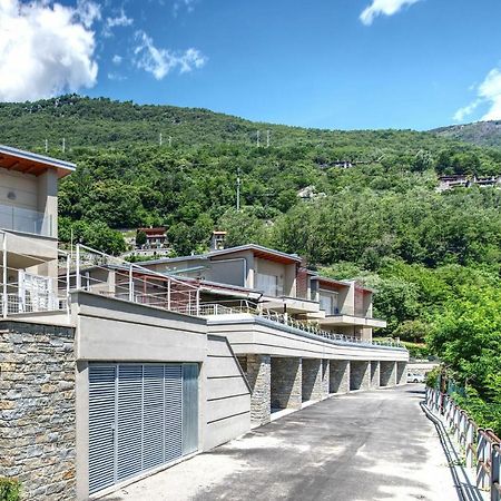 Yellow Lake View By Halldis Gera Lario Exterior foto
