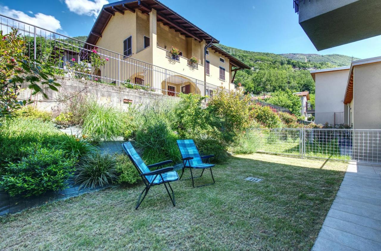 Yellow Lake View By Halldis Gera Lario Exterior foto